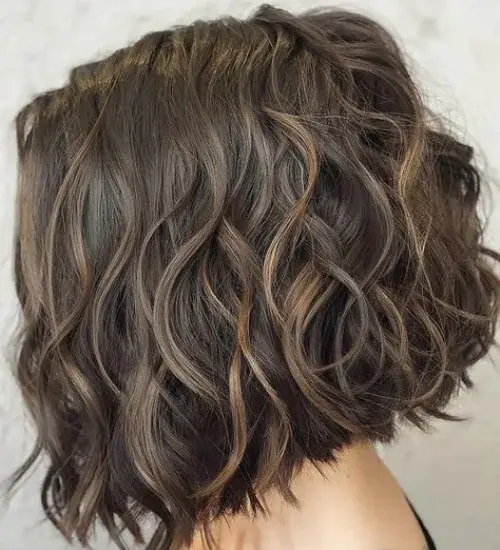 Wavy Inverted Bob
