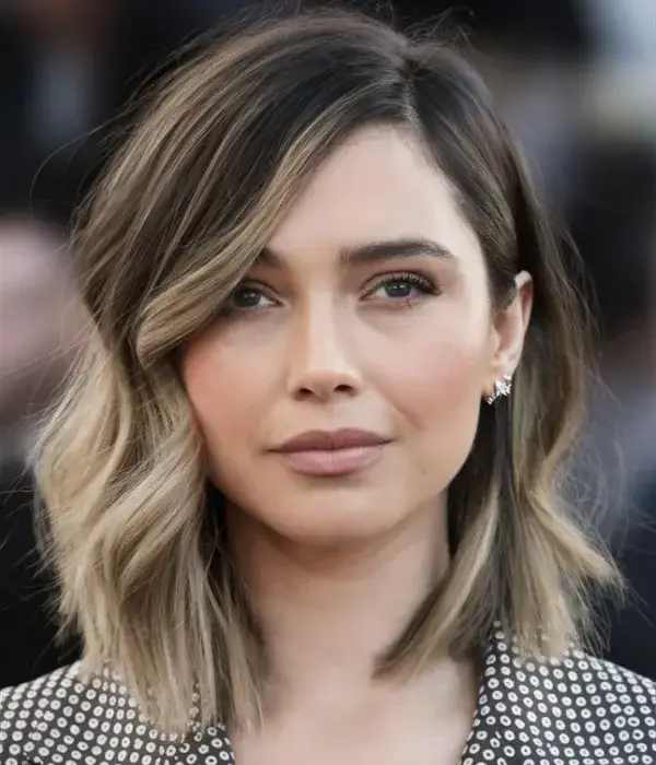 Volumized Side Part Hair Parting Style
